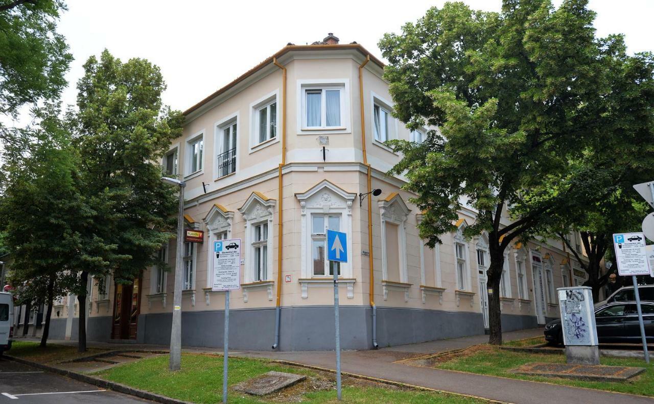 Villa Bohemia Eger Exteriör bild